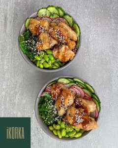Read more about the article Tobulas Poke receptas su Wakame jūros dumblių salotomis